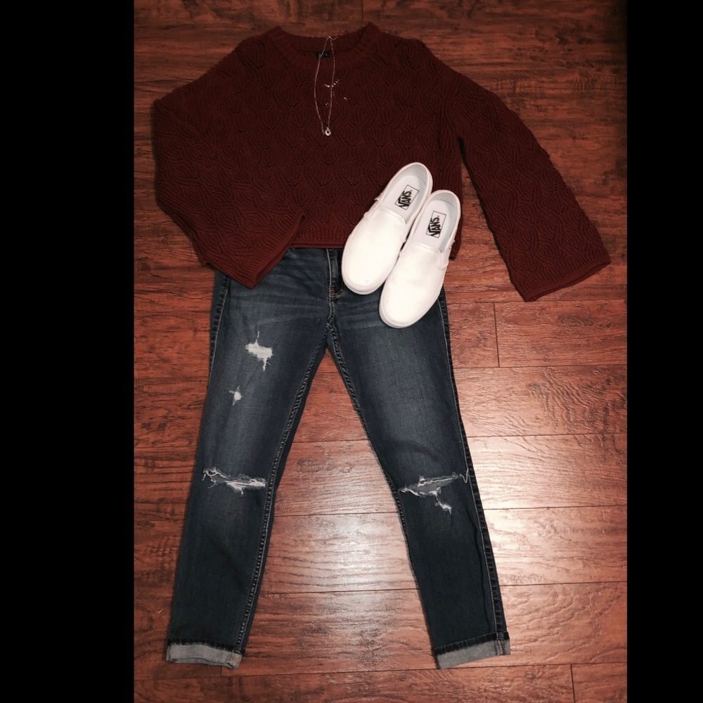 Low rise cropped Hollister jeans